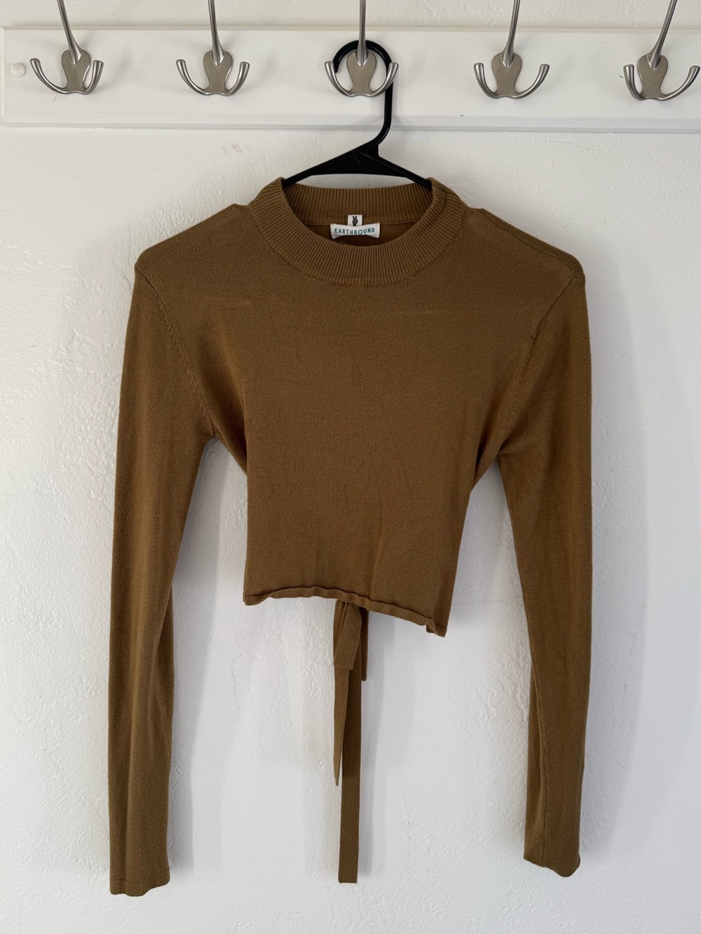 EARTHBOUND Brown Tie-Front Long Sleeve Crop Top